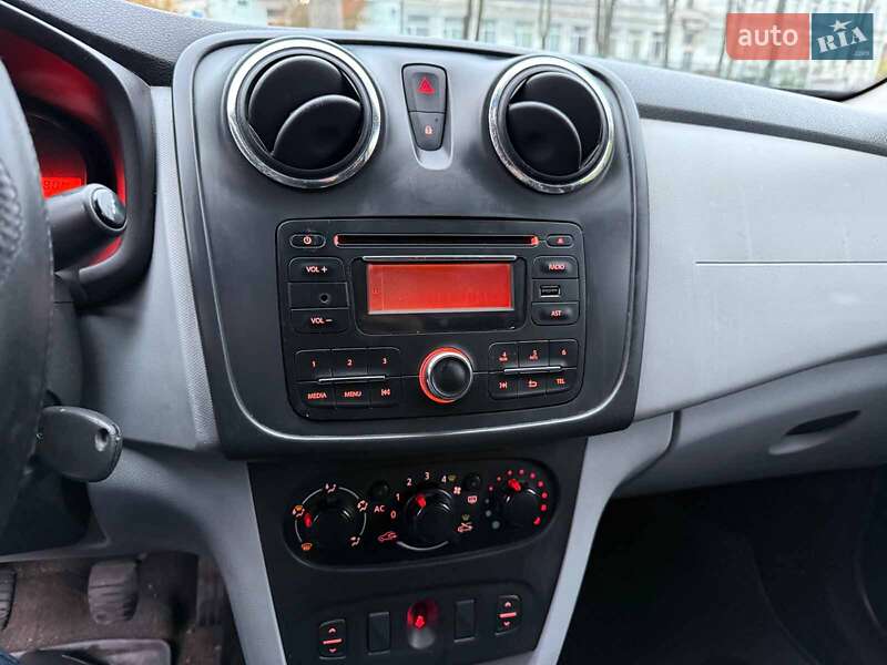 Седан Dacia Logan 2013 в Киеве фото 13 Седан Dacia Logan 2013 в Киеве