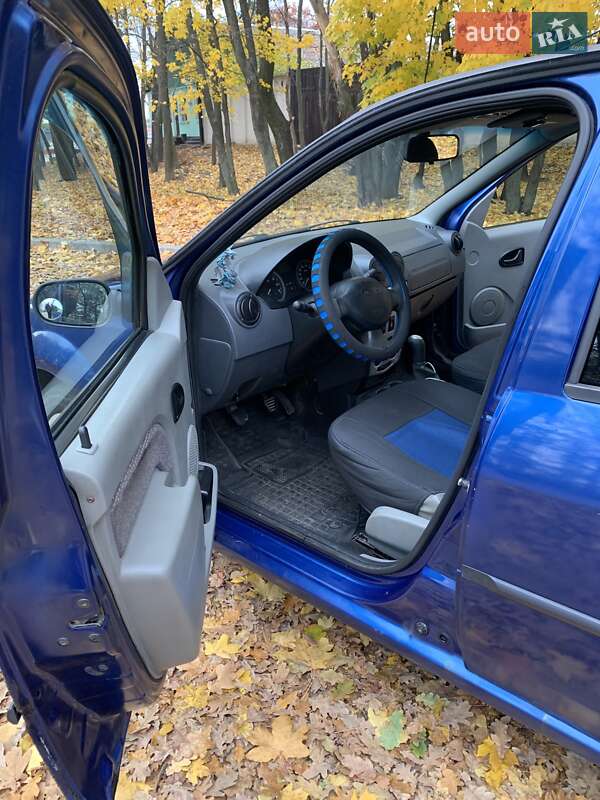 Седан Dacia Logan 2006 в Умані