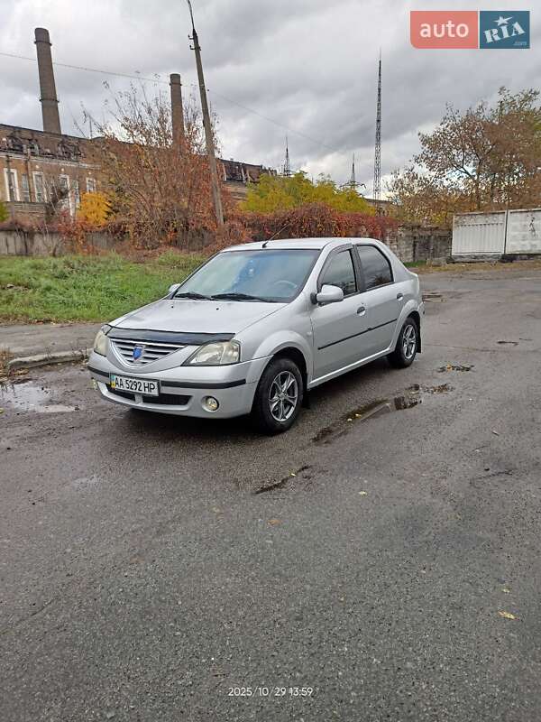 Седан Dacia Logan 2008 в Киеве