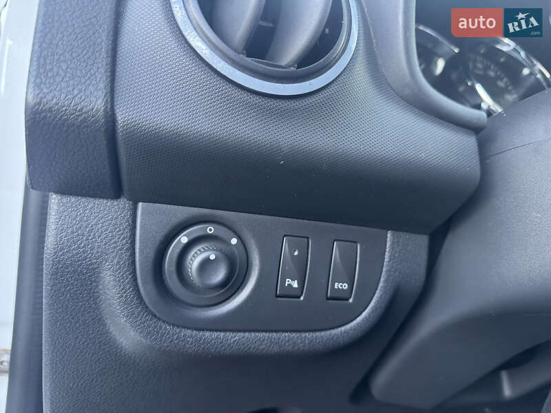 Седан Dacia Logan 2015 в Хмельницком