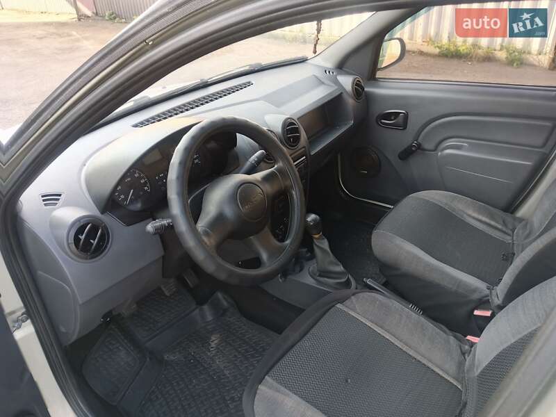 Седан Dacia Logan 2006 в Прилуках фото 6 Седан Dacia Logan 2006 в Прилуках