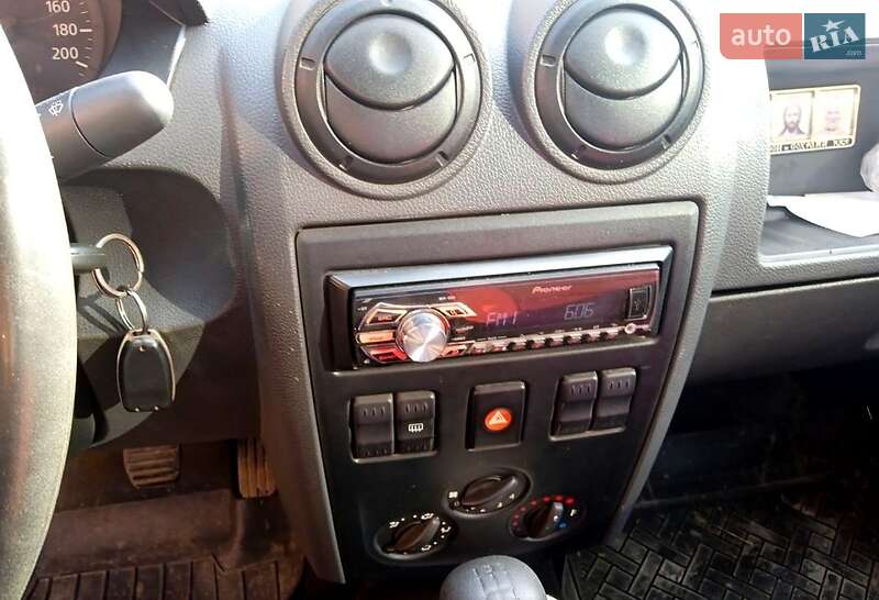 Седан Dacia Logan 2006 в Житомире фото 11 Седан Dacia Logan 2006 в Житомире