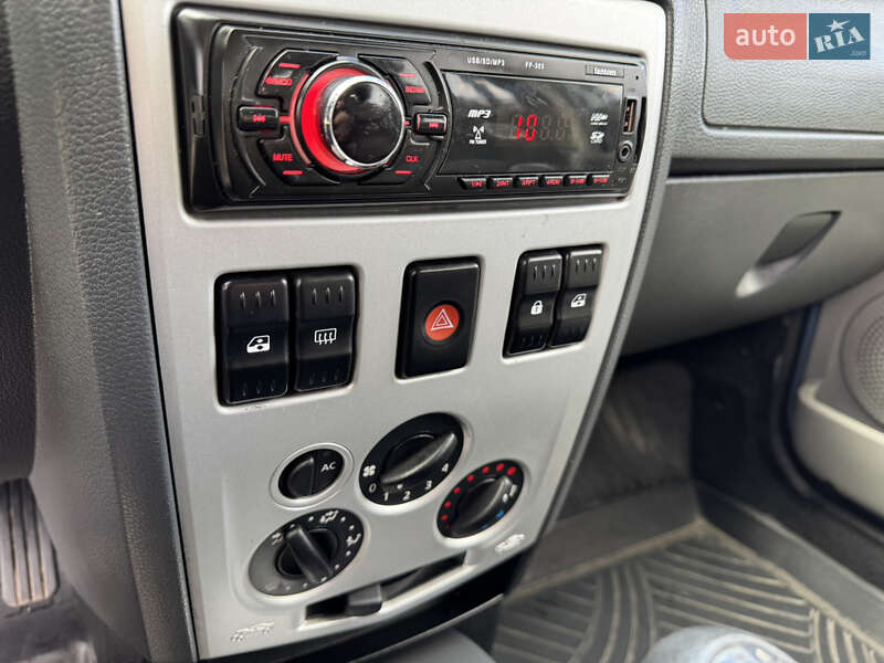 Седан Dacia Logan 2008 в Хмельницком