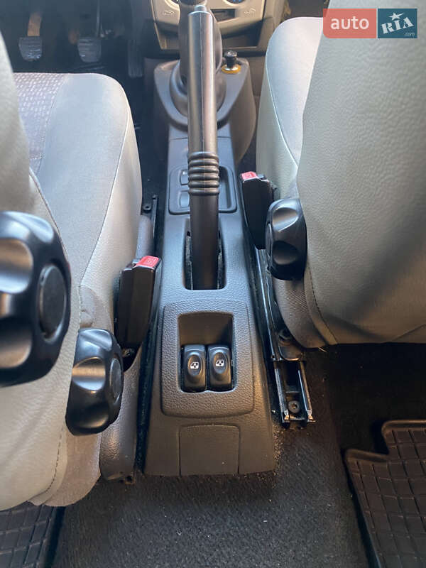 Седан Dacia Logan 2008 в Луцке