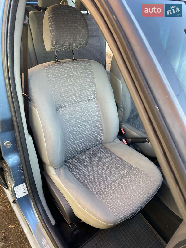 Седан Dacia Logan 2008 в Луцке