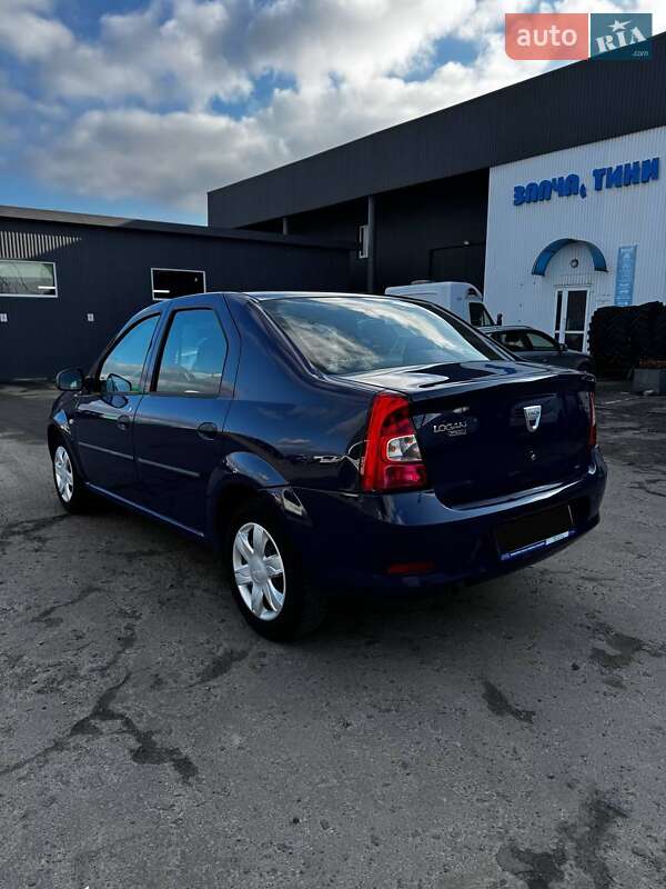 Седан Dacia Logan 2009 в Луцке