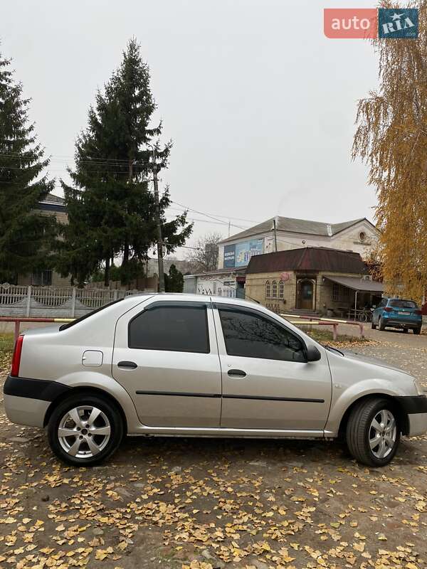 Седан Dacia Logan 2006 в Козельце