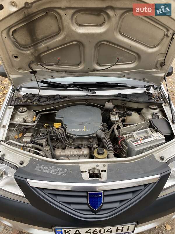 Седан Dacia Logan 2006 в Козельце