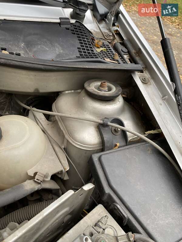 Седан Dacia Logan 2006 в Козельце