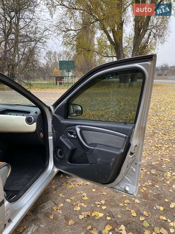 Седан Dacia Logan 2006 в Козельце