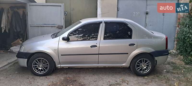 Седан Dacia Logan 2006 в Львові