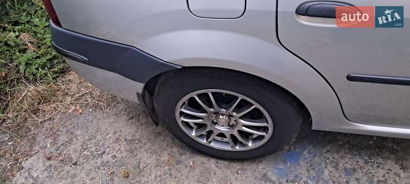 Седан Dacia Logan 2006 в Львові