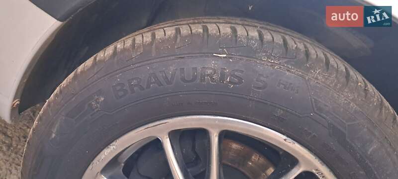 Седан Dacia Logan 2006 в Львові