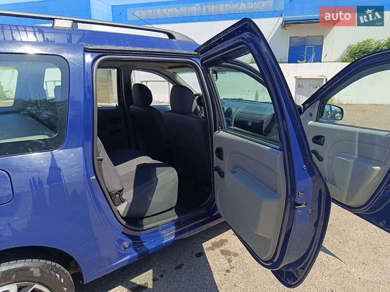 Седан Dacia Logan 2009 в Миколаєві