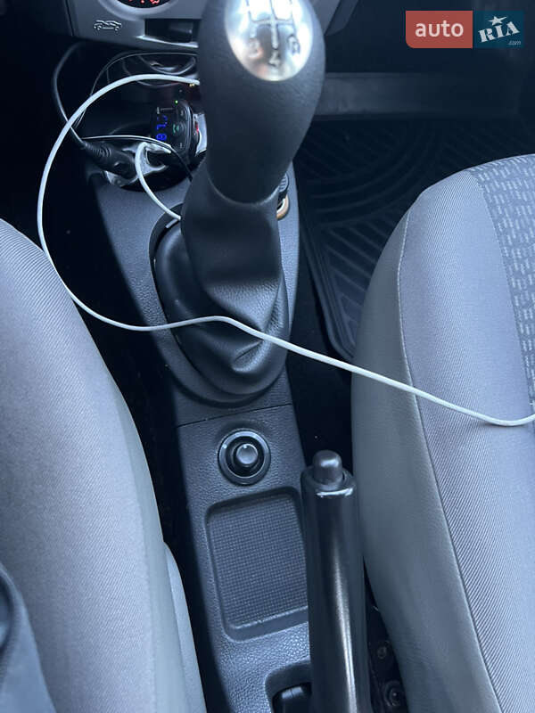 Седан Dacia Logan 2007 в Калуші