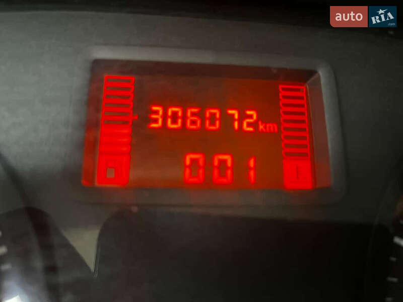 Седан Dacia Logan 2009 в Дубно