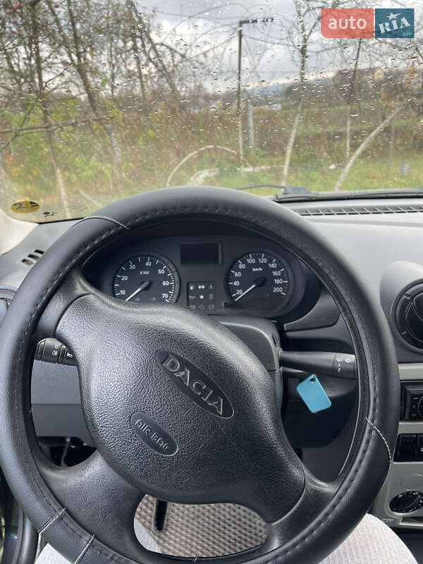 Седан Dacia Logan 2009 в Дубно