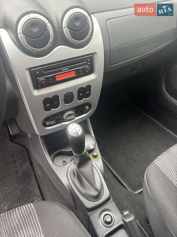 Седан Dacia Logan 2009 в Полтаві фото 15 Седан Dacia Logan 2009 в Полтаві