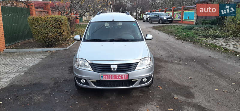 Седан Dacia Logan 2010 в Чернигове