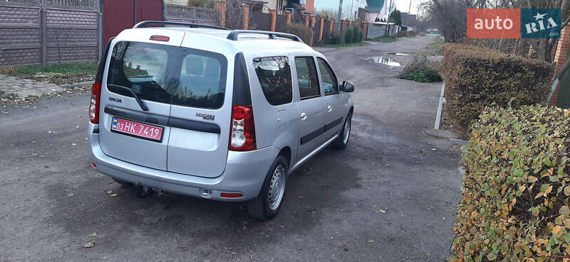 Седан Dacia Logan 2010 в Чернигове