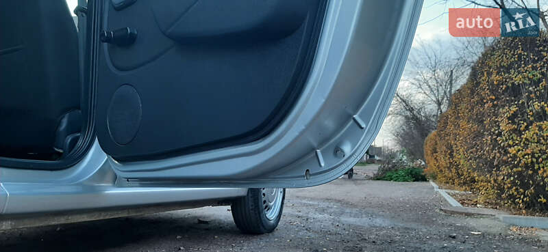 Седан Dacia Logan 2010 в Чернигове