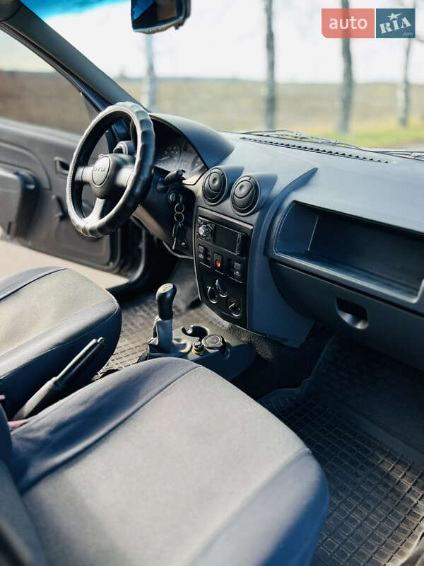 Седан Dacia Logan 2007 в Переяславі