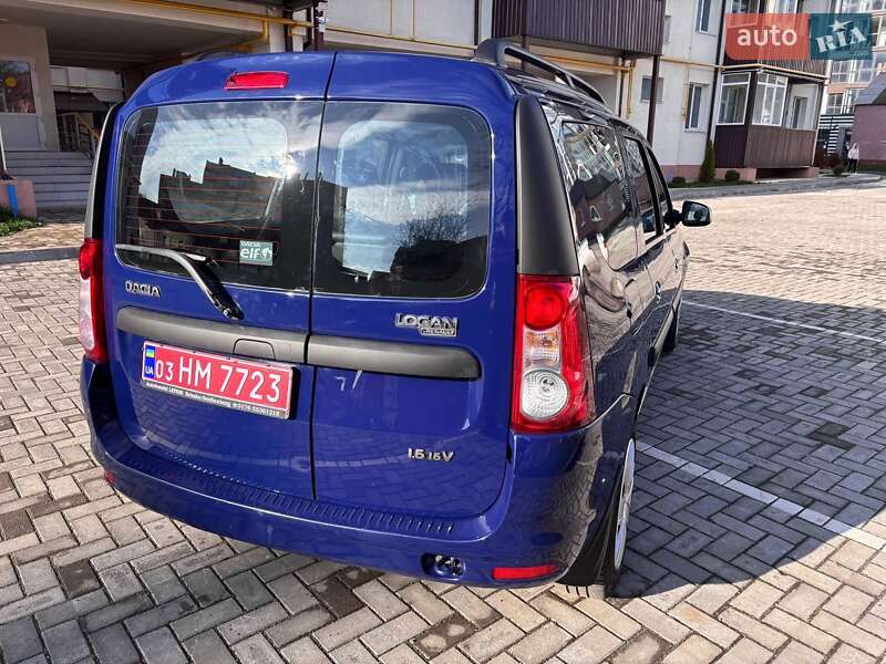 Седан Dacia Logan 2009 в Ромнах