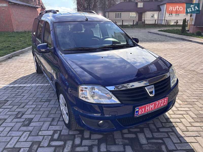 Седан Dacia Logan 2009 в Ромнах