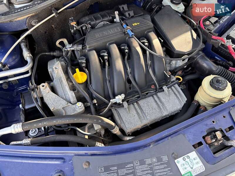 Седан Dacia Logan 2009 в Ромнах