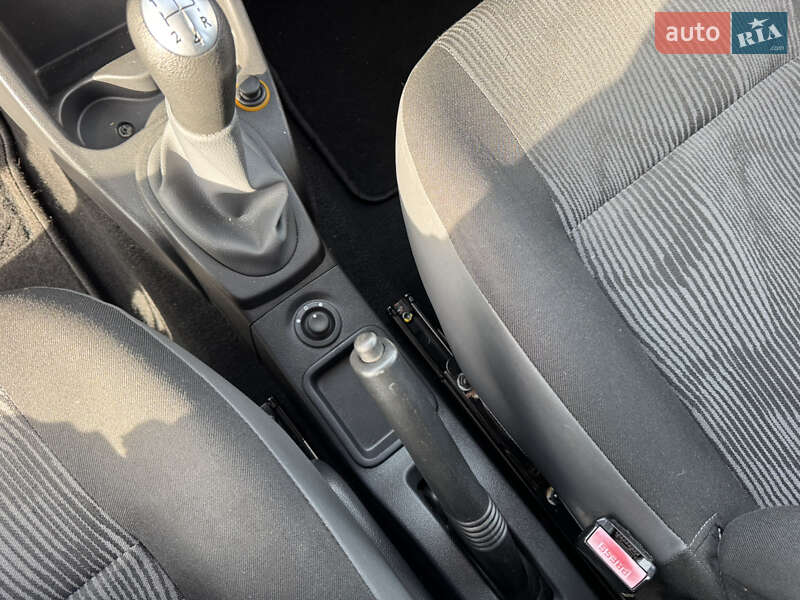 Седан Dacia Logan 2009 в Киеве