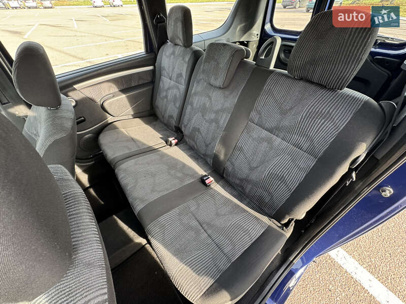 Седан Dacia Logan 2009 в Киеве