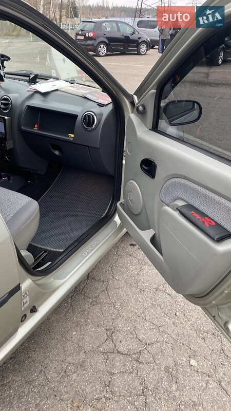 Седан Dacia Logan 2005 в Харькове фото 6 Седан Dacia Logan 2005 в Харькове