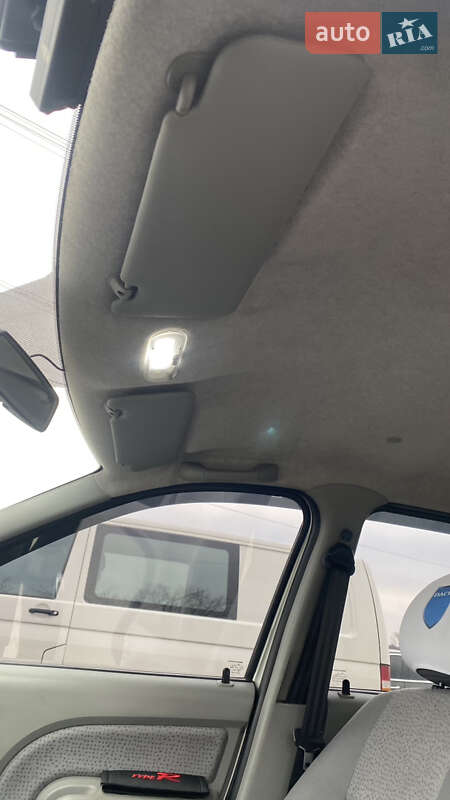 Седан Dacia Logan 2005 в Харькове фото 23 Седан Dacia Logan 2005 в Харькове