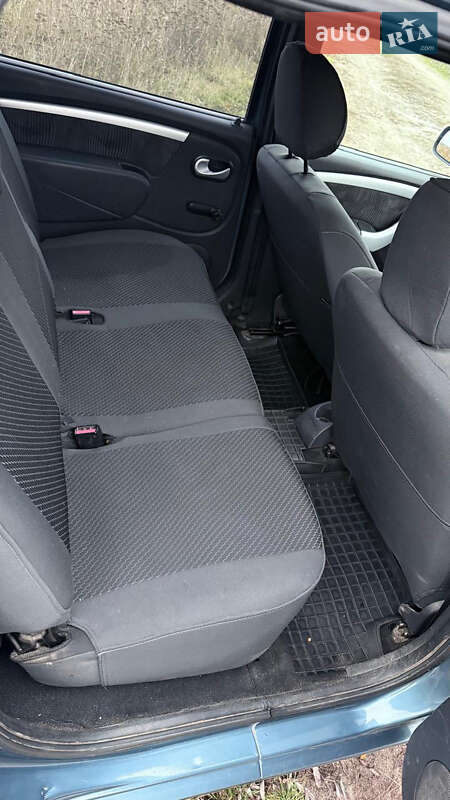 Седан Dacia Logan 2009 в Полтаве