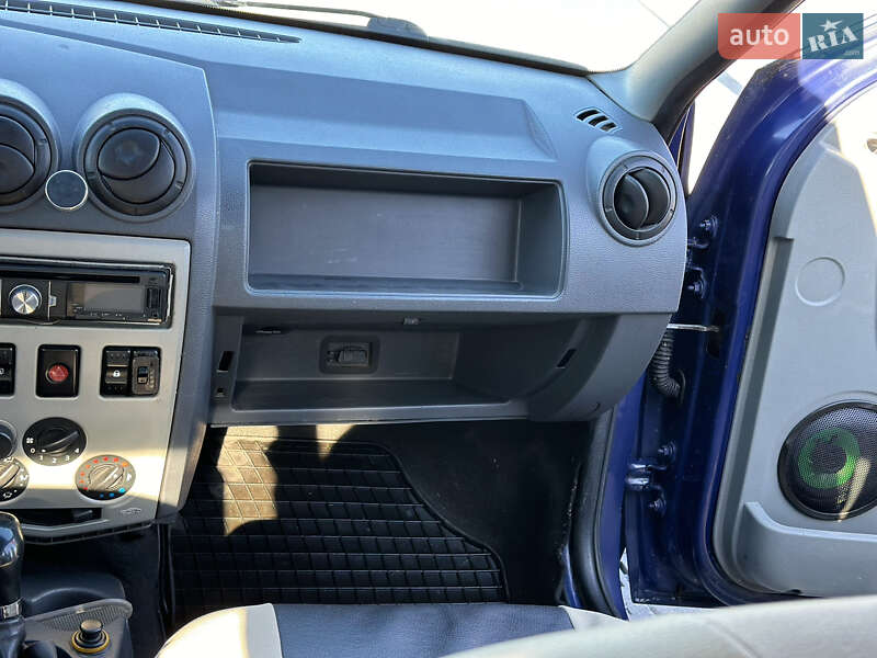 Седан Dacia Logan 2005 в Львове фото 13 Седан Dacia Logan 2005 в Львове