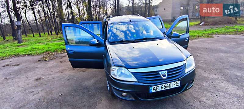 Седан Dacia Logan 2012 в Кривом Роге