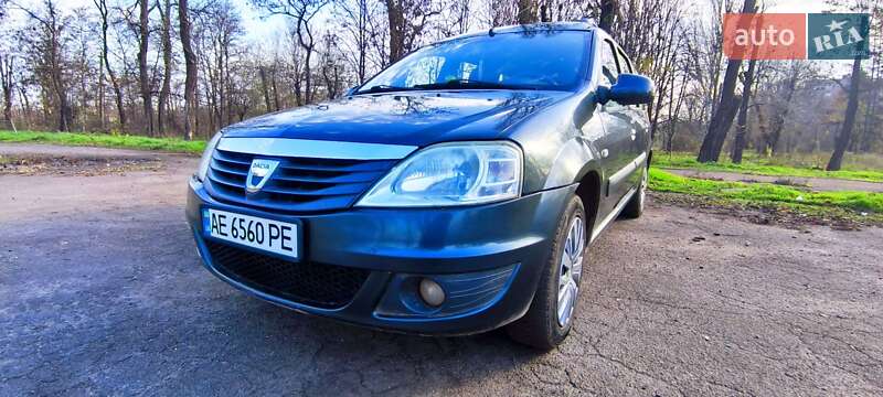 Седан Dacia Logan 2012 в Кривом Роге