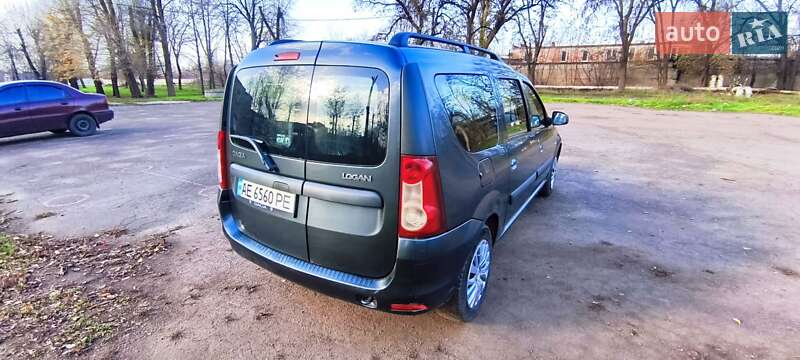 Седан Dacia Logan 2012 в Кривом Роге