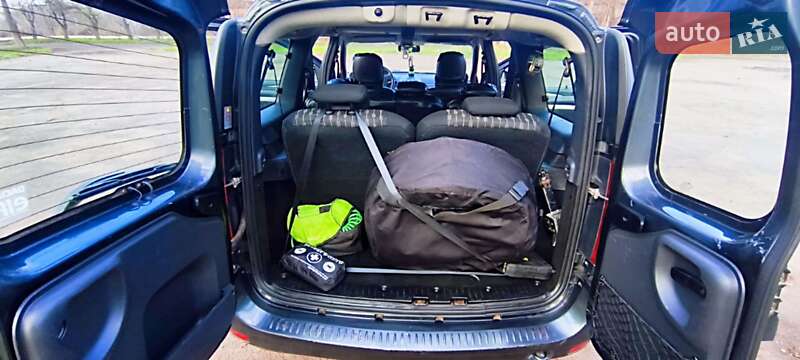 Седан Dacia Logan 2012 в Кривом Роге