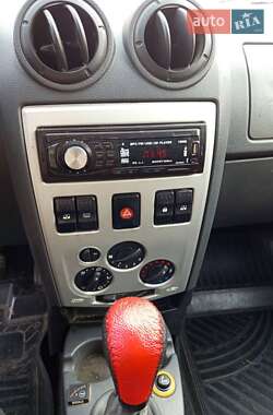 Седан Dacia Logan 2008 в Мукачево