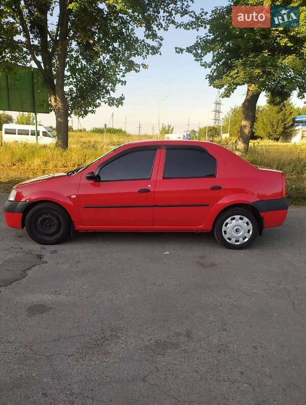 Седан Dacia Logan 2006 в Остроге