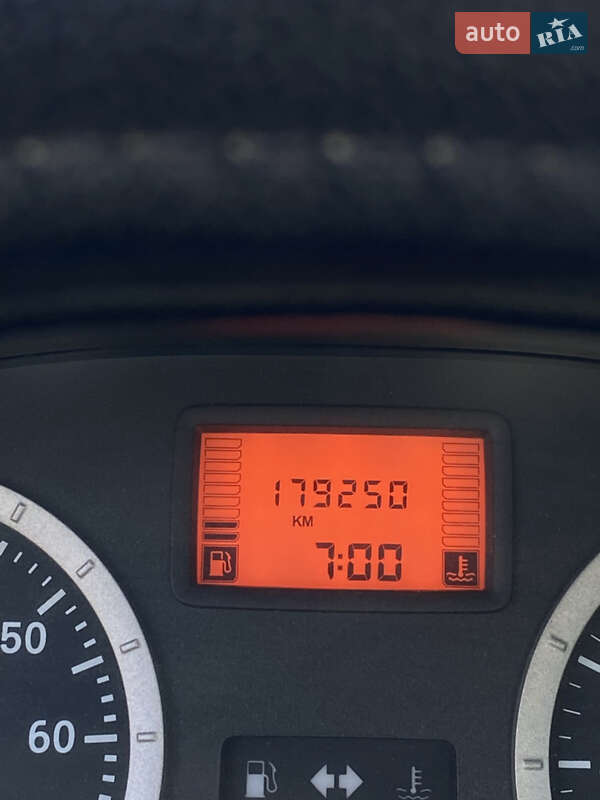 Седан Dacia Logan 2007 в Луцке