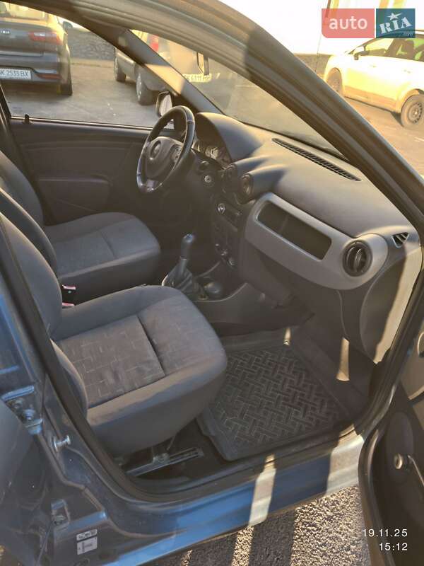 Седан Dacia Logan 2008 в Рівному