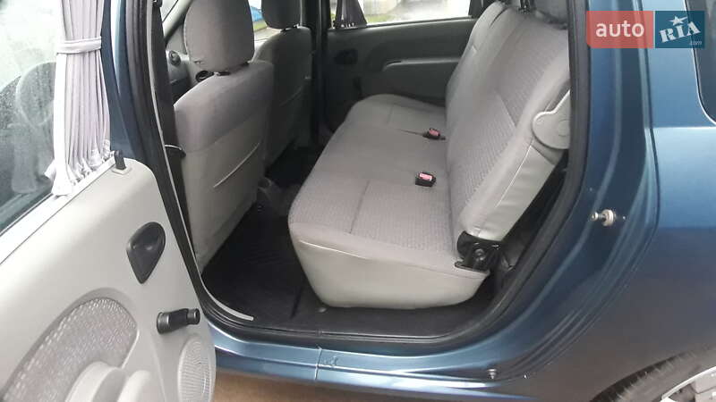 Седан Dacia Logan 2006 в Бердичеве