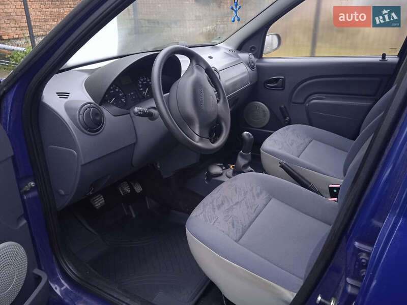 Седан Dacia Logan 2008 в Ізяславі