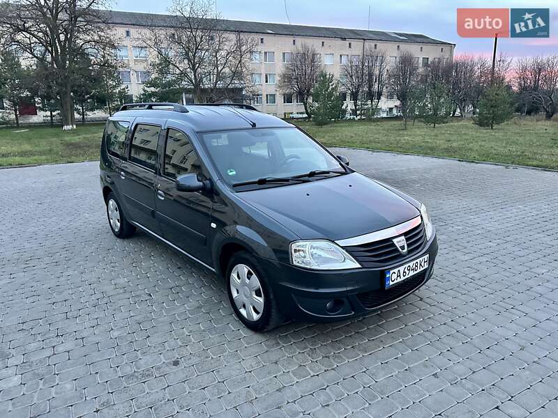Седан Dacia Logan 2009 в Теплике