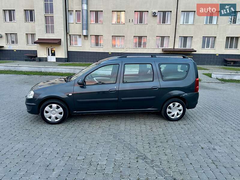 Седан Dacia Logan 2009 в Теплике