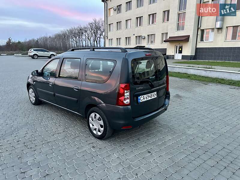Седан Dacia Logan 2009 в Теплике