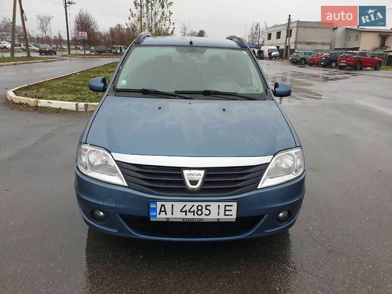 Седан Dacia Logan 2008 в Бучі
