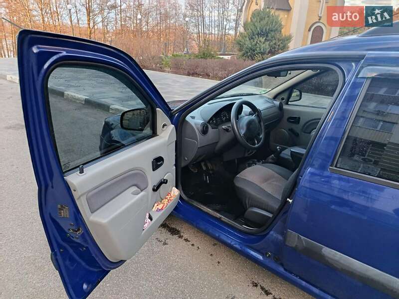 Седан Dacia Logan 2009 в Песочине